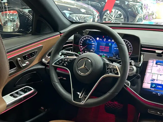 Mercedes-Benz E-Class — Фото автомобиля 13