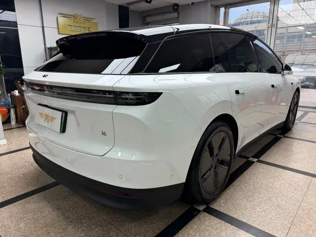 Li Auto i6 — Фото автомобиля 4