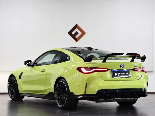 BMW M4 — Фото автомобиля 4