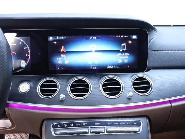 Mercedes-Benz E-Class — Фото автомобиля 10