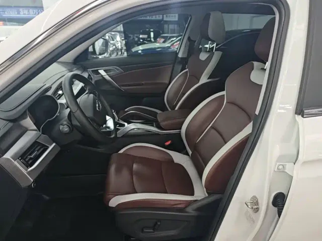 Geely Boyue — Фото автомобиля 14