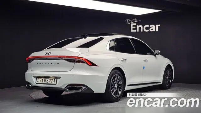 Hyundai Grandeur Новый Grandeur IG 3.0 LPi (Для проката) — Фото автомобиля 2