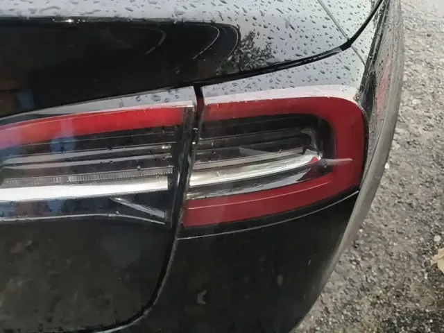 Tesla Model 3 — Фото автомобиля 23
