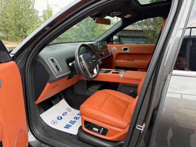 Li Auto L9 — Фото автомобиля 5