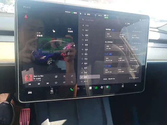 Tesla Model Y — Фото автомобиля 12