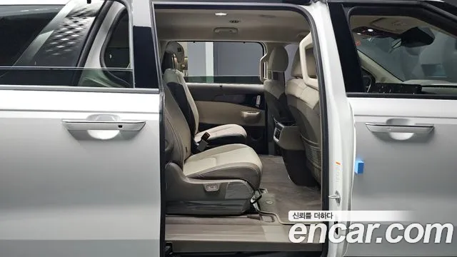 Kia Carnival 4th Gen — Фото автомобиля 17