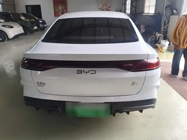 BYD Qin L — Фото автомобиля 5