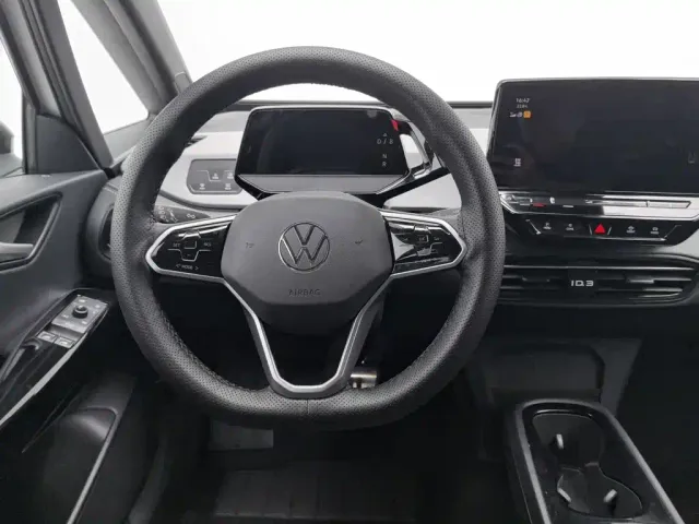 Volkswagen ID.3 — Фото автомобиля 11