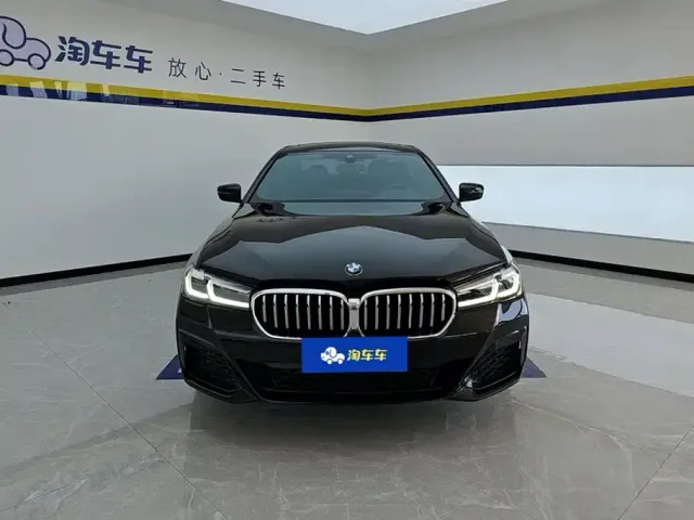 BMW 5 Series — Фото автомобиля 2