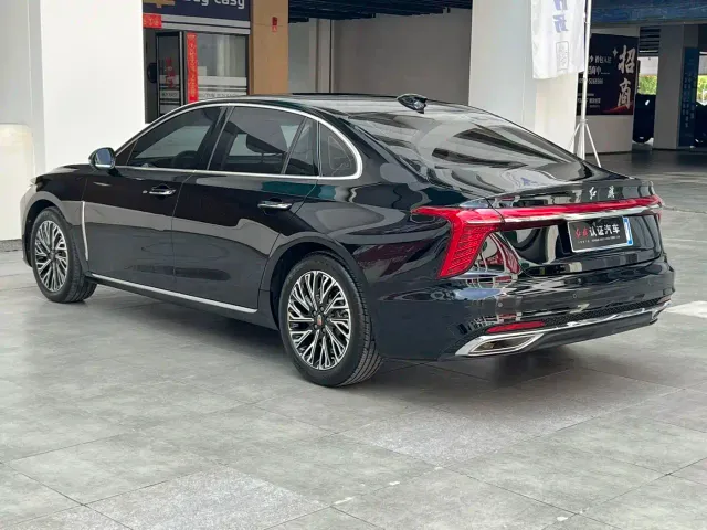 Hongqi H5 — Фото автомобиля 10