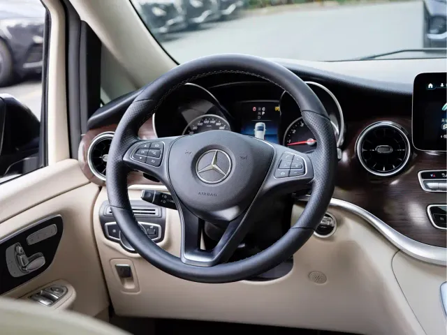 Mercedes-Benz V-Class — Фото автомобиля 22