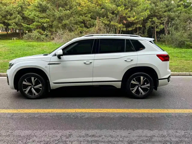 Volkswagen Tayron GTE Plug-in Hybrid — Фото автомобиля 3