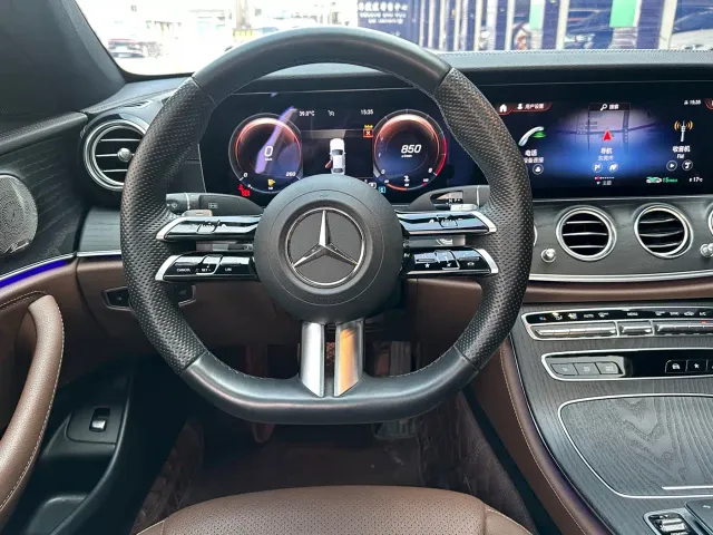 Mercedes-Benz E-Class — Фото автомобиля 11