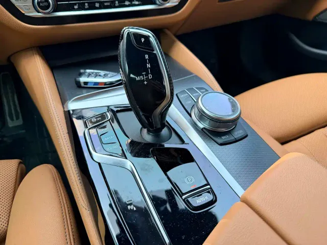 BMW 5 Series — Фото автомобиля 8