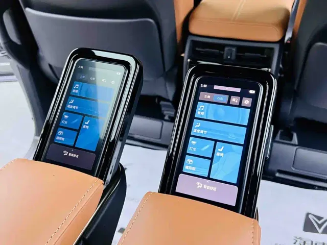 Toyota Vellfire — Фото автомобиля 16
