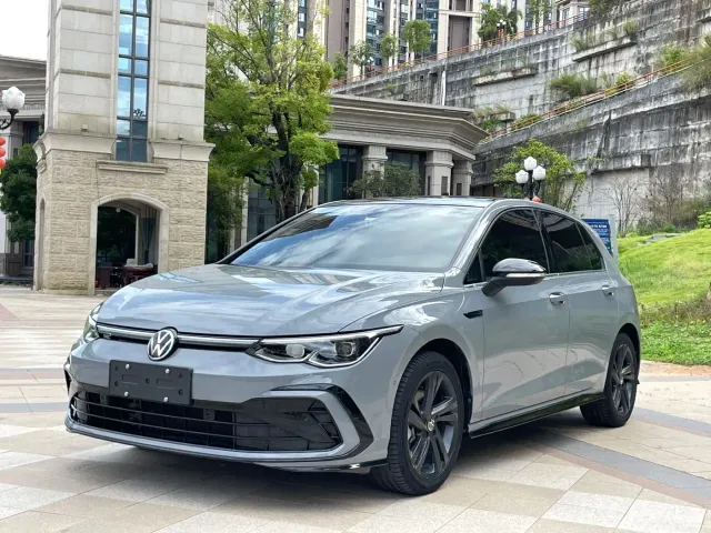 Фотография автомобиля — Volkswagen Golf
