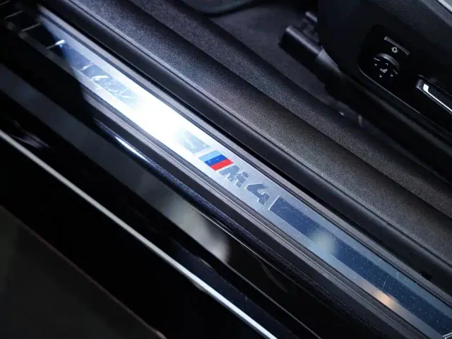 BMW M4 — Фото автомобиля 23