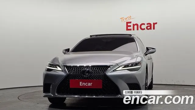 Lexus LS — Фото автомобиля 3