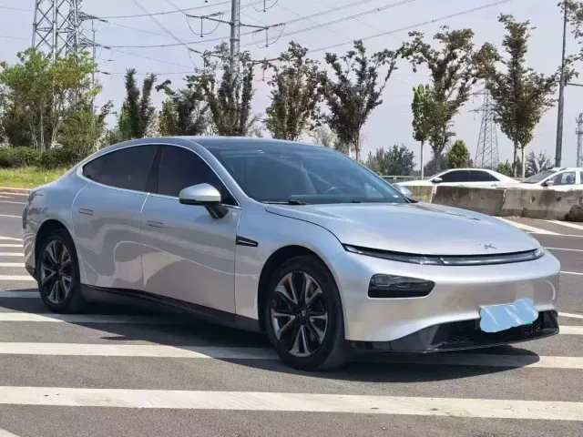Xpeng P7 — Фото автомобиля 3