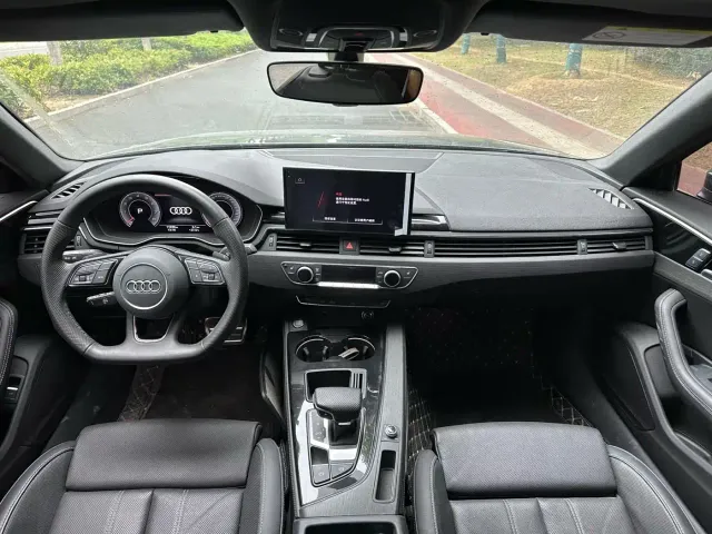 Audi A4L — Фото автомобиля 7