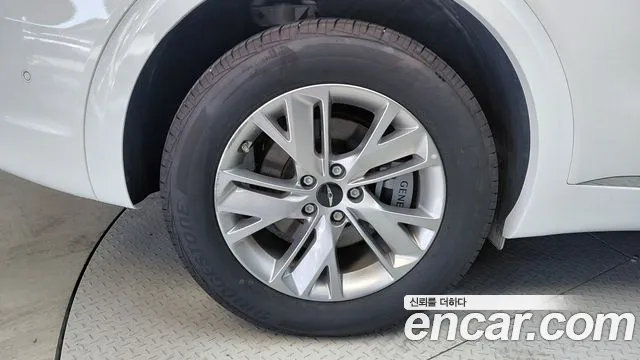 Genesis GV70 2.5T Бензин AWD — Фото автомобиля 5