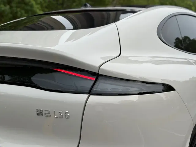 IM Motors LS6 — Фото автомобиля 14