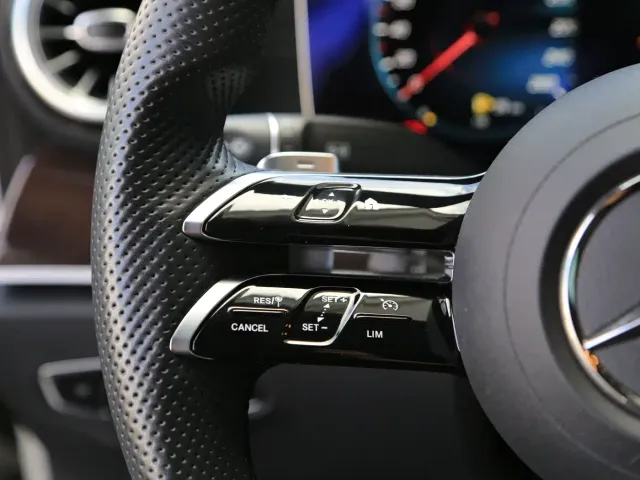Mercedes-Benz E-Class — Фото автомобиля 15