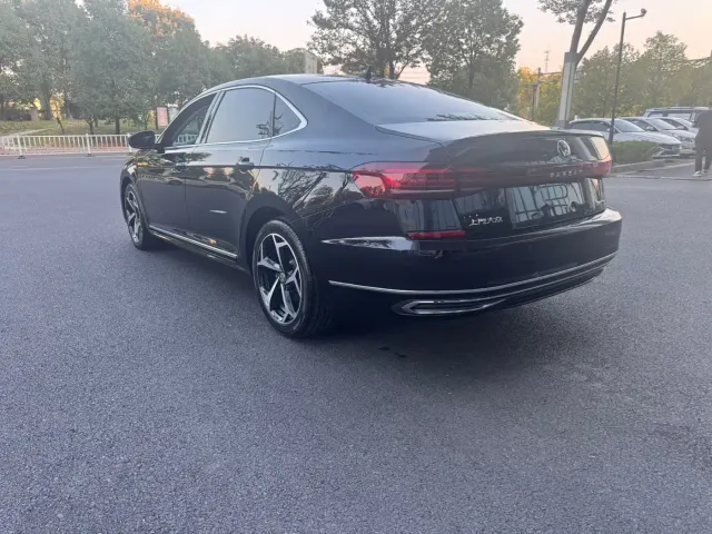 Volkswagen Passat — Фото автомобиля 7