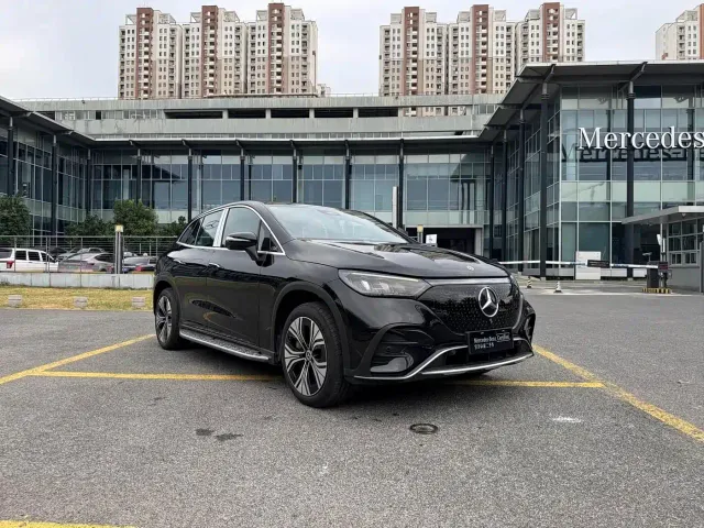 Mercedes-Benz EQE SUV — Фото автомобиля 3