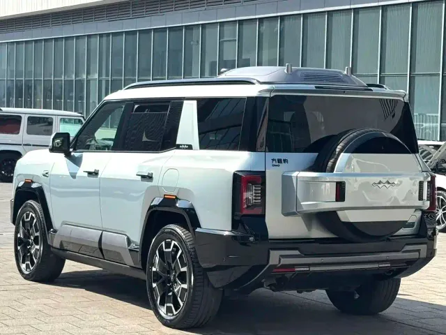 BYD FangChengBao Leopard 8 — Фото автомобиля 9
