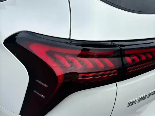 Forthing Yacht — Фото автомобиля 8