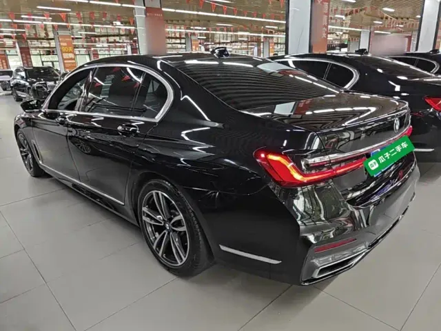 BMW 7 Series — Фото автомобиля 4