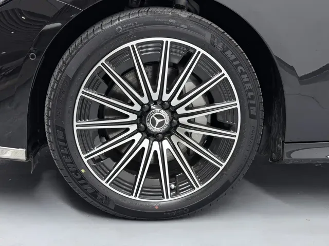 Mercedes-Benz E-Class — Фото автомобиля 14