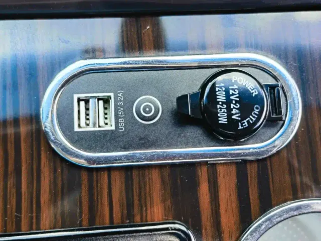 Honda Elysion — Фото автомобиля 19
