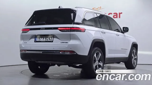 Jeep Cherokee Grand Cherokee(WL) 3.6 Limited — Фото автомобиля 2