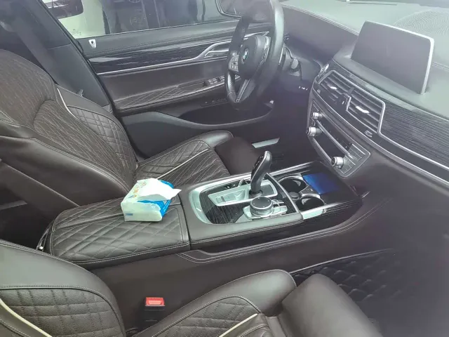 BMW 7 Series — Фото автомобиля 9