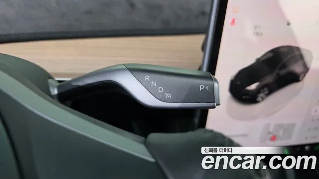 Tesla Model Y — Фото автомобиля 11
