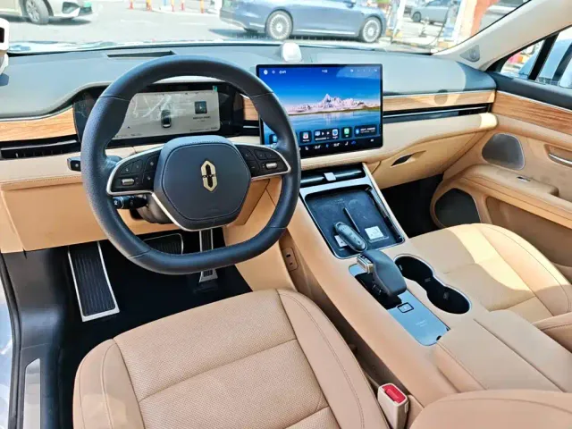 Aito M5 — Фото автомобиля 12