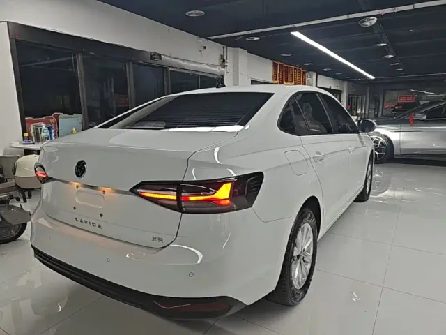Volkswagen Lavida — Фото автомобиля 6