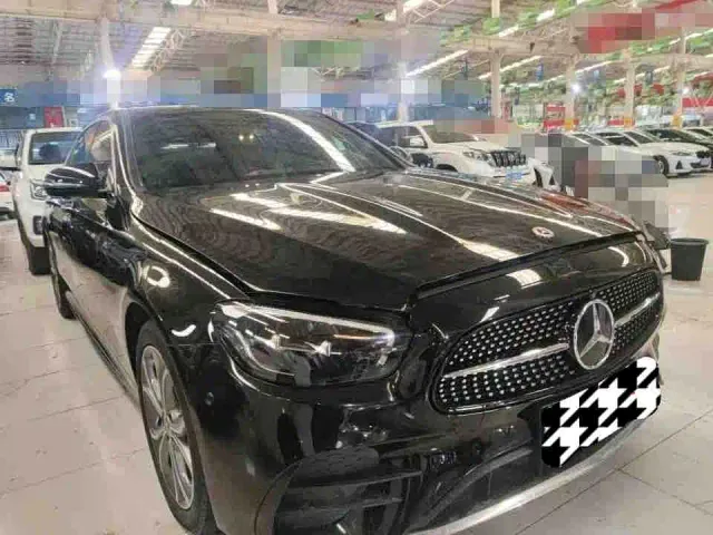 Mercedes-Benz E-Class — Фото автомобиля 2
