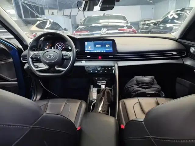 Hyundai Elantra — Фото автомобиля 9