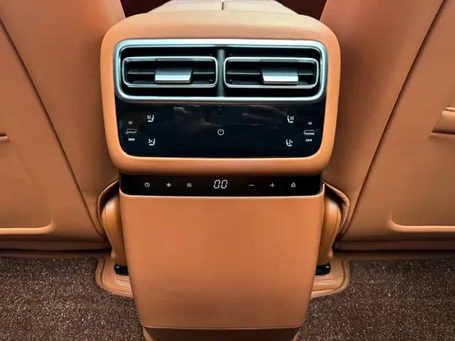 Li Auto L6 — Фото автомобиля 15