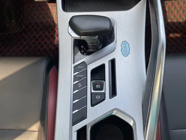 Geely Binyue — Фото автомобиля 20