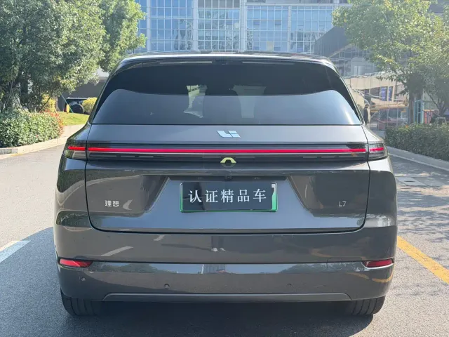 Li Auto L7 — Фото автомобиля 5