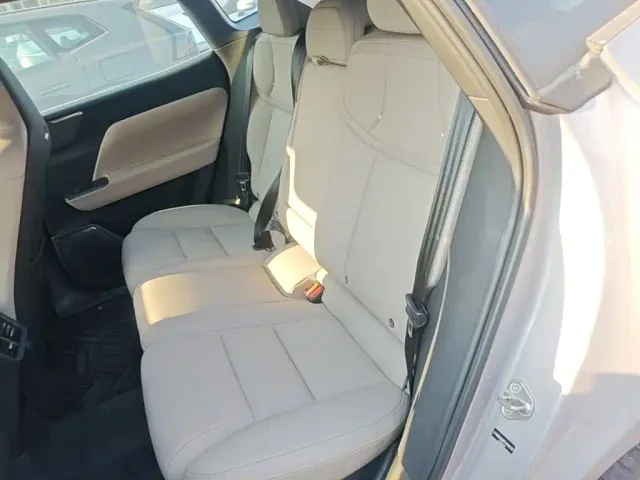 Volvo XC70 Plug-in Hybrid — Фото автомобиля 16
