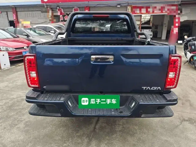 Isuzu TAGA Daka H — Фото автомобиля 5