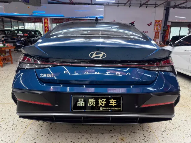 Hyundai Elantra — Фото автомобиля 5