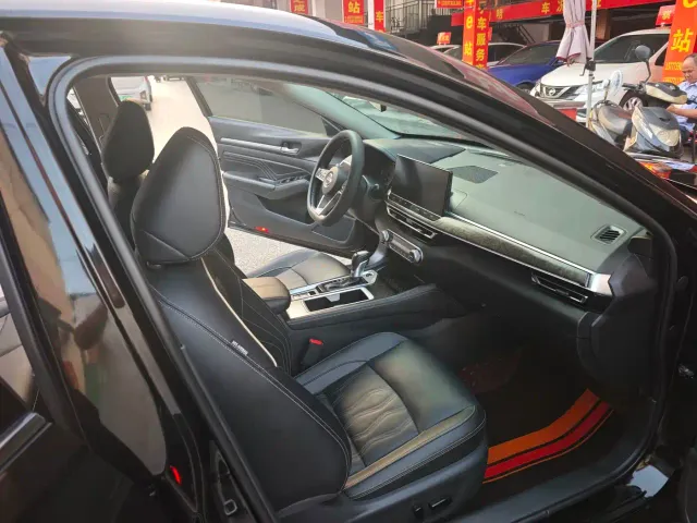 Nissan Teana — Фото автомобиля 10