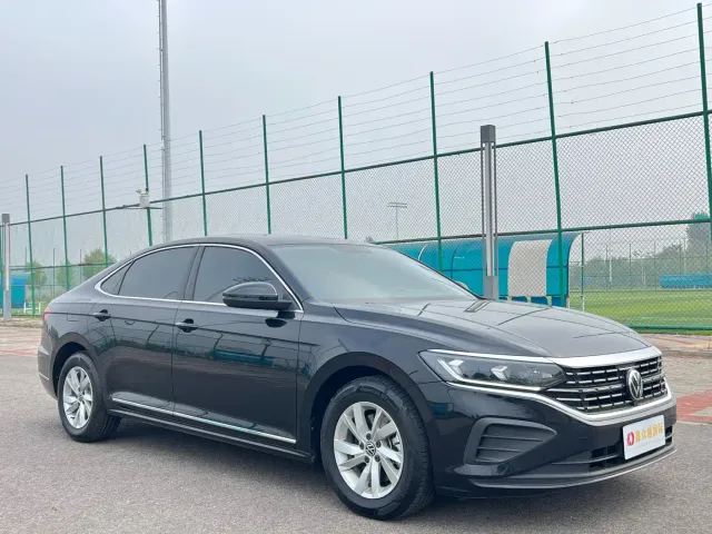 Volkswagen Passat — Фото автомобиля 3