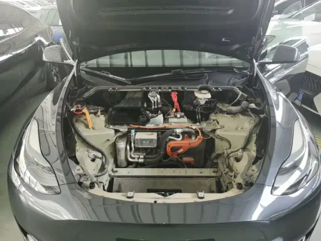 Tesla Model Y 2024 Rear-Wheel Drive Version — Фото автомобиля 19